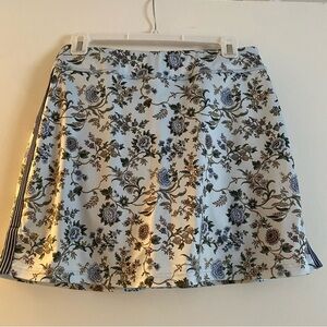 Tuckernuck Blue and Cream Floral A-Line Skirt